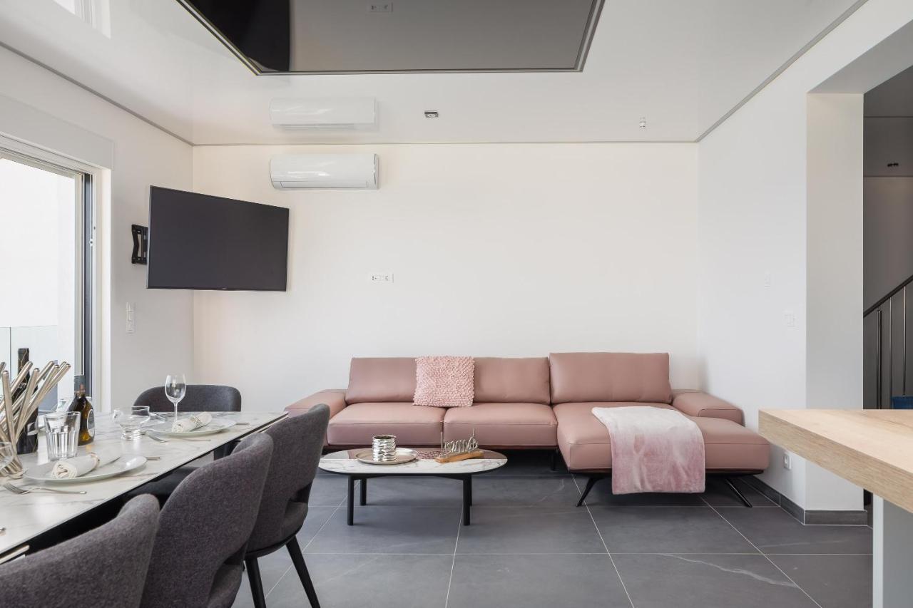 Beachfront Holiday Home - Private Heated Pool ミミツェ エクステリア 写真