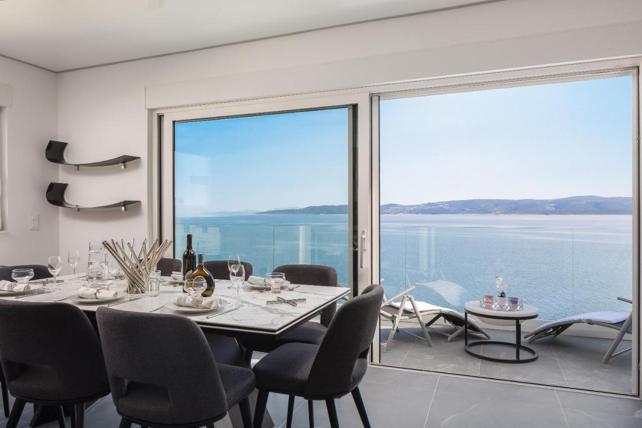 Beachfront Holiday Home - Private Heated Pool ミミツェ エクステリア 写真