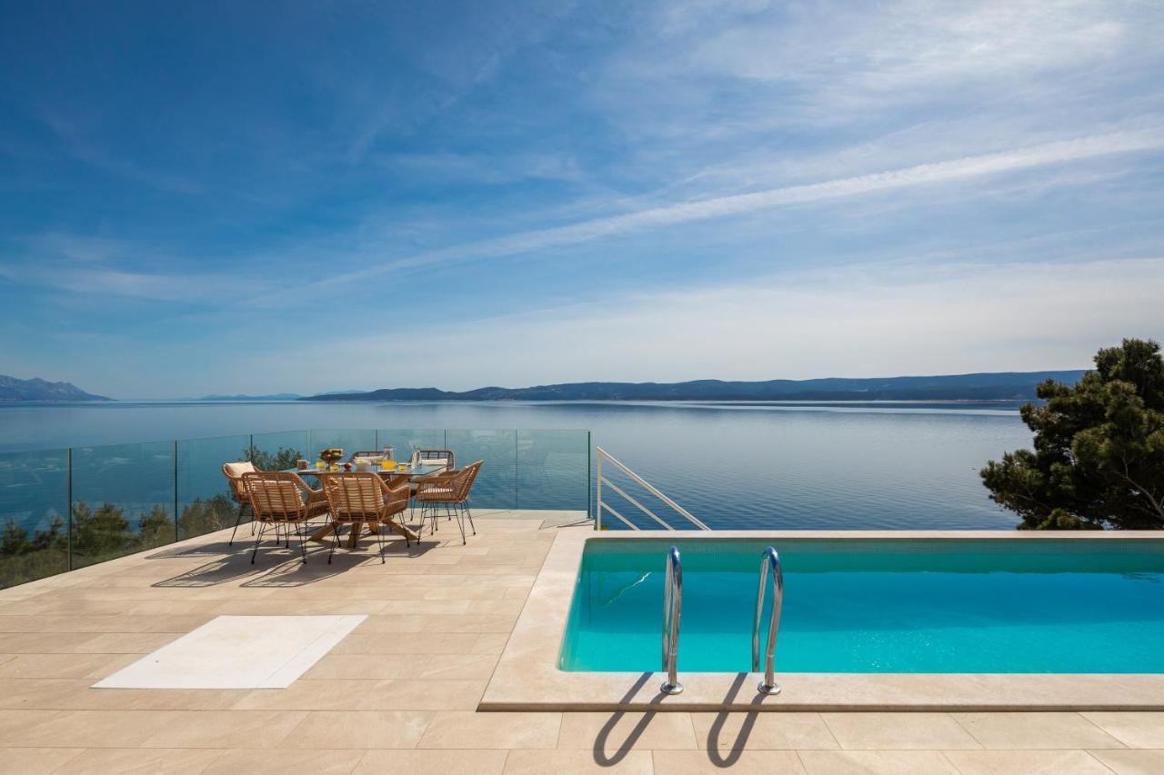 Beachfront Holiday Home - Private Heated Pool ミミツェ エクステリア 写真