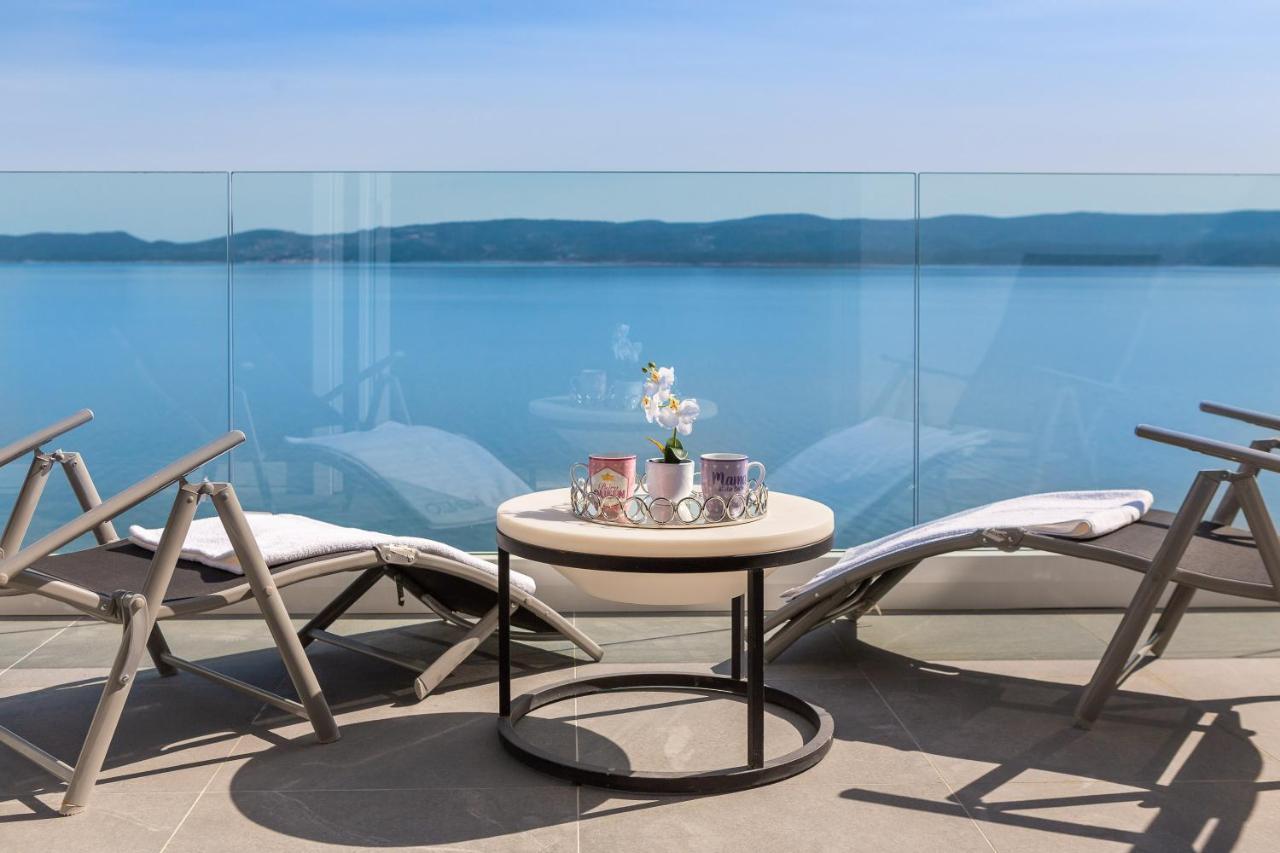 Beachfront Holiday Home - Private Heated Pool ミミツェ エクステリア 写真