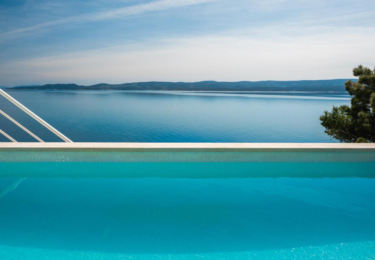 Beachfront Holiday Home - Private Heated Pool ミミツェ エクステリア 写真